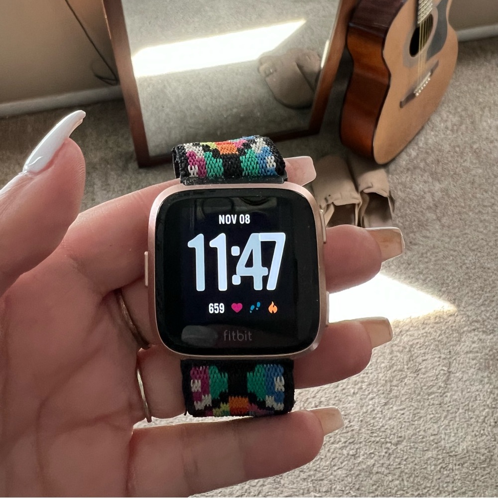 fitbit versa rose gold